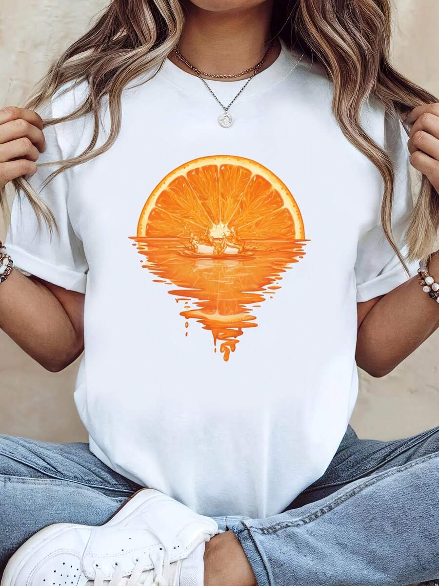 2026Perder - Perder - Camiseta de Perder con Estampado de Reflejo de Rodajas de Naranja (Rodajas de Naranja Frescas + Espejo de Superficie de Agua + Textura de Goteo). Una refrescante camiseta de estilo veraniego, con cuello redondo y mangas cortas blancas, lavable a máquina. - Blanco - Ver 1