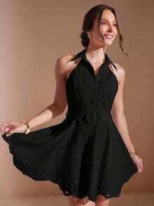 Elegante mini vestido de verano blanco con bordados, cuello de encaje de vieira, botones y cinturón, atuendos de verano para mujeres, atuendos para brunch, atuendos de vacaciones para mujer - Negro - Ver 2