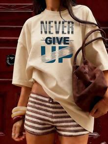 "NEVER GIVE UP" T-Shirt In A Dynamic Style.  Short-Sleeved T-Shirt For Spring And Summer 2026, Made In Mexico, 180 Grams. Cartoon Print, Couple Design, Suitable For Indoor Or Outdoor Wear. Crew Neck, Unisex, Ideal For The Office And Leisure. One-Pack. - APR-P631577SLNDXZGY527 - 查看 4