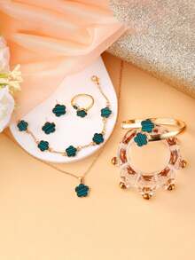 Bộ 5 món trang sức lấp lánh thời trang gồm dây chuyền + vòng tay + lắc tay + bông tai + nhẫn, thích hợp để đeo hàng ngày, đi nghỉ mát, hẹn hò, cũng là một món quà nhỏ ý nghĩa. - Bộ trang sức - Xem 10