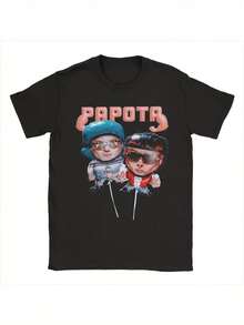 Camiseta Papota Tour para Hombre de CA7RIEL & Paco Amoroso |   Camiseta oficial de música de Pure Black con el icónico logo de Papota y diseño de la gira, de manga corta y cuello redondo, para conciertos y uso casual (Regalo oficial de colaboración) - Negro - Ver 1