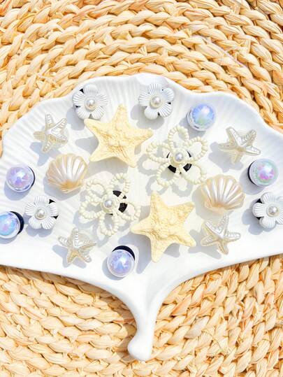 Bộ 20 phụ kiện giày màu be chủ đề đại dương (sao biển, hoa, vỏ sò), thích hợp cho giày dép mùa xuân, hè, thu và đông, dép xăng đan, dép lê, giày đi biển, giày làm vườn, trang trí DIY, quà tặng tuyệt vời cho tiệc sinh nhật và ngày lễ.