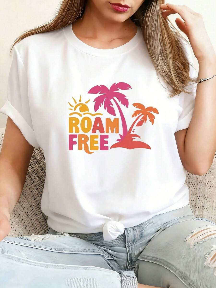 T-Shirt With A Coconut Tree And Sun Illustration, Featuring The Text "ROAM FREE" Printed On It. This Women's Short-Sleeved, Round-Neck T-Shirt Is Suitable For Spring, Summer, And Autumn. It Offers A Comfortable Fit, A Stylish Design With A Retro Touch, Soft Fabric, And A Modern Style. It Looks Stylish When Worn As Outerwear And Is Simple And Elegant When Combined With Other Garments. Perfect For Shopping, Parties, And Everyday Casual Wear, This Durable And Versatile Basic T-Shirt Is A Great Choice. - 白色 - 查看 1