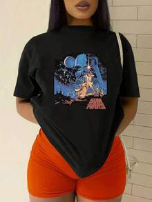 Graphic Featuring A Hero Raising A  Against A Galactic Background Filled With Stars And Mysterious Figures Representing The Struggle Between Darkness And Hope. Soft, Comfortable Women's T-Shirt Ideal For Everyday Wear. - 黑色 - 查看 2