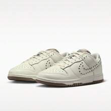 Nike 耐克女款 Dunk Low 休闲运动鞋，款式：IU3488-133 - 米色 - 查看 5
