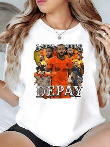 Players In Action With Collective Energy Represent The Passion Of Football And The Strength Of Teamwork. Women's Casual T-Shirt, Modern And Comfortable For Everyday Wear - 白色 - 查看 8