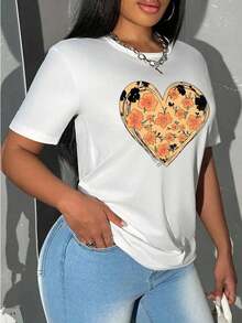 Plus Size Women's Clothing, Casual T-Shirt With Heart And Small Flowers Print For Valentine's Day, Fashionable Short Sleeve Round Neck Sports T-Shirt, Comfortable Top For Women - 白色的 - 查看 2
