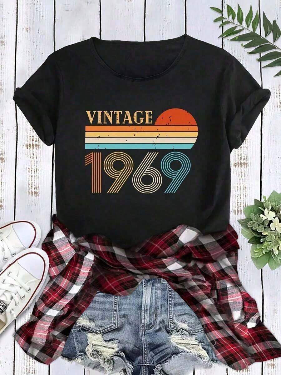 Comfortable Lightweight Printed T-Shirts For Women, 100% Cotton, Vintage 1969 Style, Thick Cotton T-Shirt For Women For Christmas (1 Piece), 100% Cotton, Best-Selling Choice. Loose Versatile Short Sleeve T-Shirt For Women - 黑色 - 查看 1