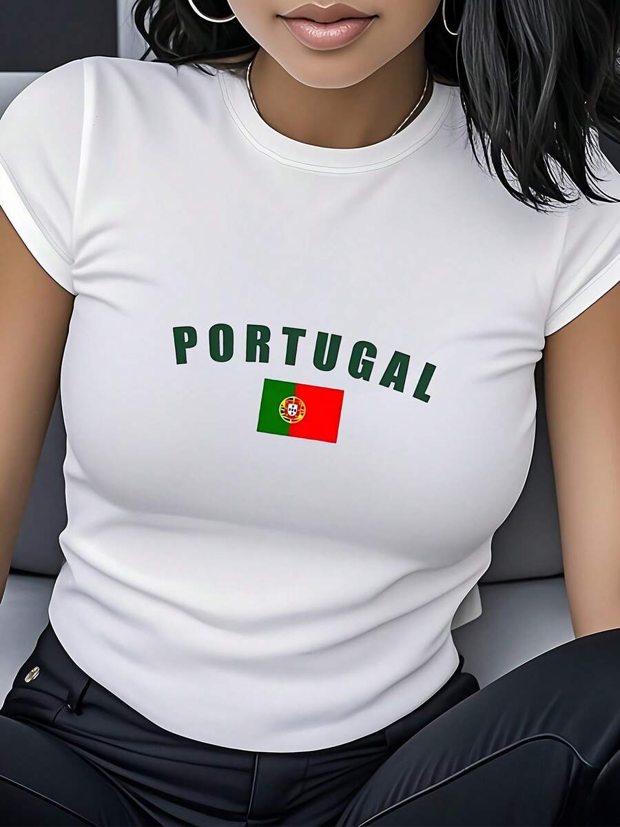 Women's T-Shirt Made Of Pure Cotton, Casual Loose Style, With Portuguese Flag Print - Short Sleeve Casual Top With Round Neck In Burgundy, Breathable And Machine Washable, Modern And Versatile For Everyday Wear, Ideal As A Gift For Travel And Holidays, Comfortable Fabric, Fashionable Design, Printed T-Shirt, Perfect For Gifting. - 白色 - 查看 1