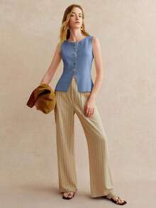 Knit Blouse – Round Neck, Front Buttons – Elegant And Minimalist Design – Perfect For Everyday Wear - 藍霧 - 查看 4