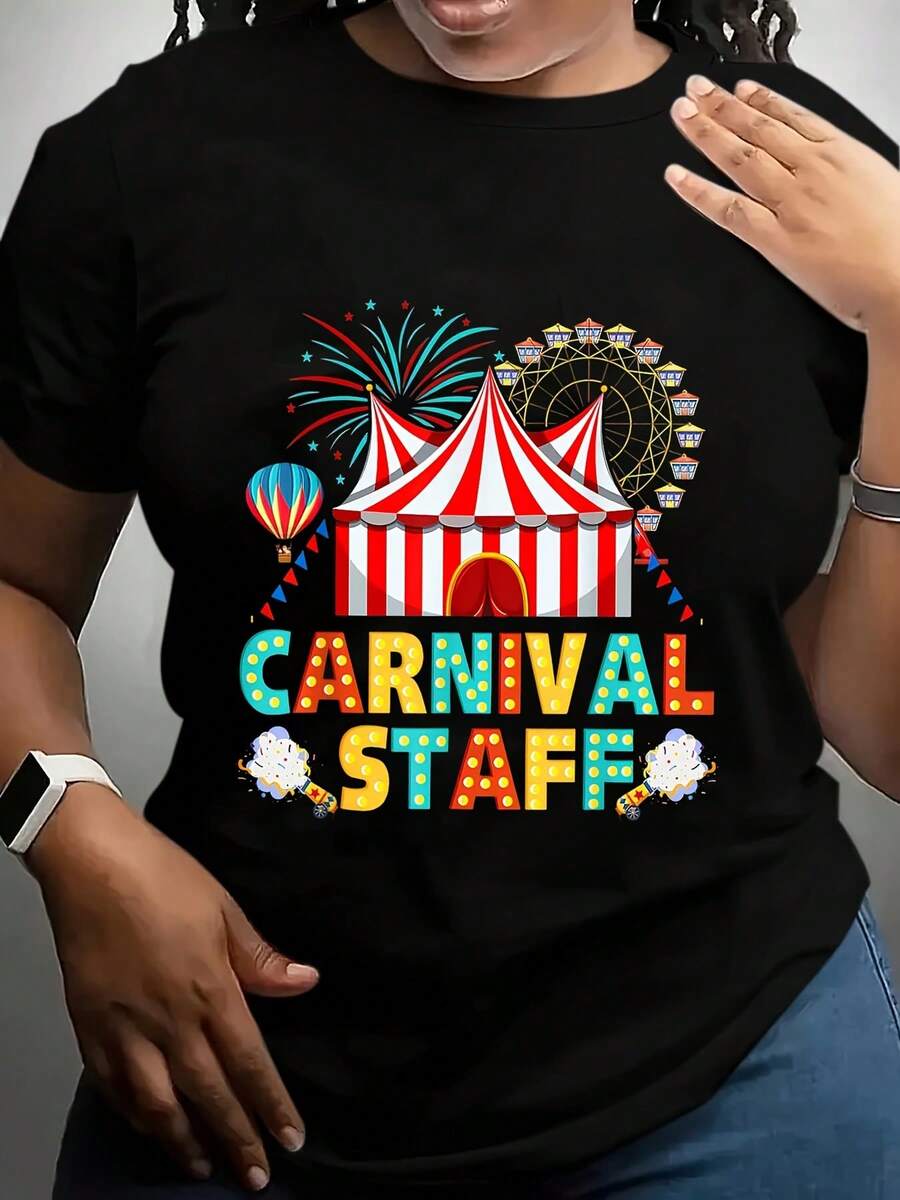 Plus Size T-Shirt With Circus Employee Print, Fun T-Shirt With Circus Tent, Ferris Wheel And Fireworks Print, Short Sleeve Round Neck Top For Women, Ideal For Everyday Outfits And As A Gift, Circus T-Shirt, Perfect For Holidays And Playtime, Great For Parties And Family Holiday Outfits, Summer Outfit, Warm Weather Clothing. - 黑色 - 查看 1