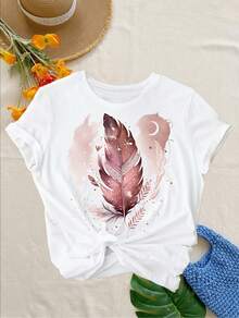 Playera de Mujer con Estampado de Pluma y Luna Estilo Acuarela Artística Manga Corta Corte Regular Casual Suave - Blanco - Ver 3
