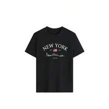 Nueva camiseta de manga corta con cuello redondo para mujeres, diseño urbano, combina perfectamente un estampado de la ciudad de Nueva York con la bandera estadounidense sobre fondo negro, transpirable y absorbe la sudoración. Envío directo desde nuestro almacén local, modelo para parejas, ideal para llevar en pareja. - 1 pieza, empaque individual, color negro - Ver 1