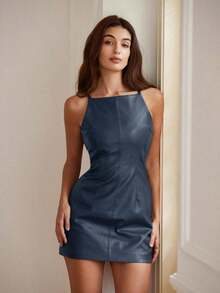 Aveloria Revavyn Vestido mini de mujer con cuello halter de piel sintética sexy, adecuado para el Día de San Valentín, fiestas de primavera y citas - Niebla azul - Ver 1