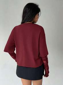 Women's Solid Color T-Shirt With Minimalist Lace Sleeves For Everyday Wear - 波爾多 - 查看 2