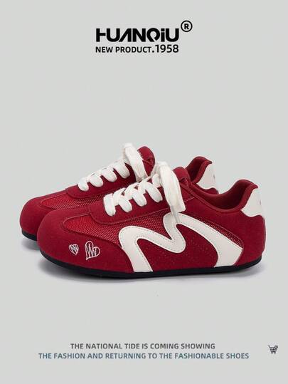 HUANQIU 2026 New Women's Casual Shoes, Women's Sneakers, Red And White Color Scheme, Board Shoes, Comfortable And Breathable Sneakers, 3cm Height Increase, Versatile, German Training Shoes, Lightweight And Comfortable, Lace-Up, Soft Sole, Party Shoes, Suitable For Petite Women, Sports Fashion, Heart-Shaped Casual Style, Suitable For All Seasons, Running Shoes