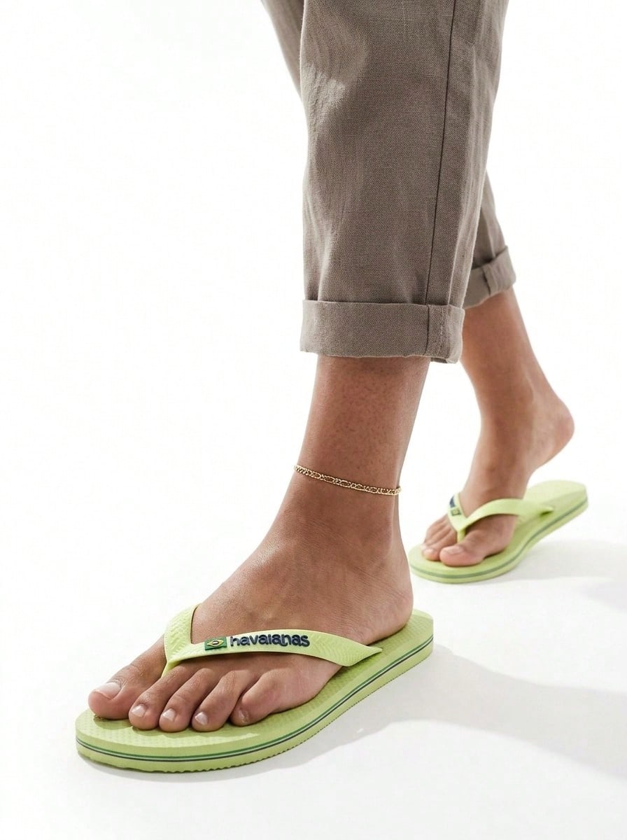 Women's Havaianas Daily Casual Comfortable Flat Flip Flops - Grey - View 1