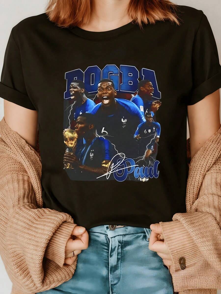 Scene Of Players Celebrating A Sporting Triumph With Blue And Gold Tones That Reflect Energy, Passion And National Pride. Modern Casual Women's T-Shirt For Football Lovers - 黑色 - 查看 1
