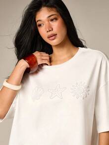 Blusa casual con cuello redondo de manga corta, con tema de océano, con conchas marinas, cuentas y strass para mujer - Blanco - Ver 2