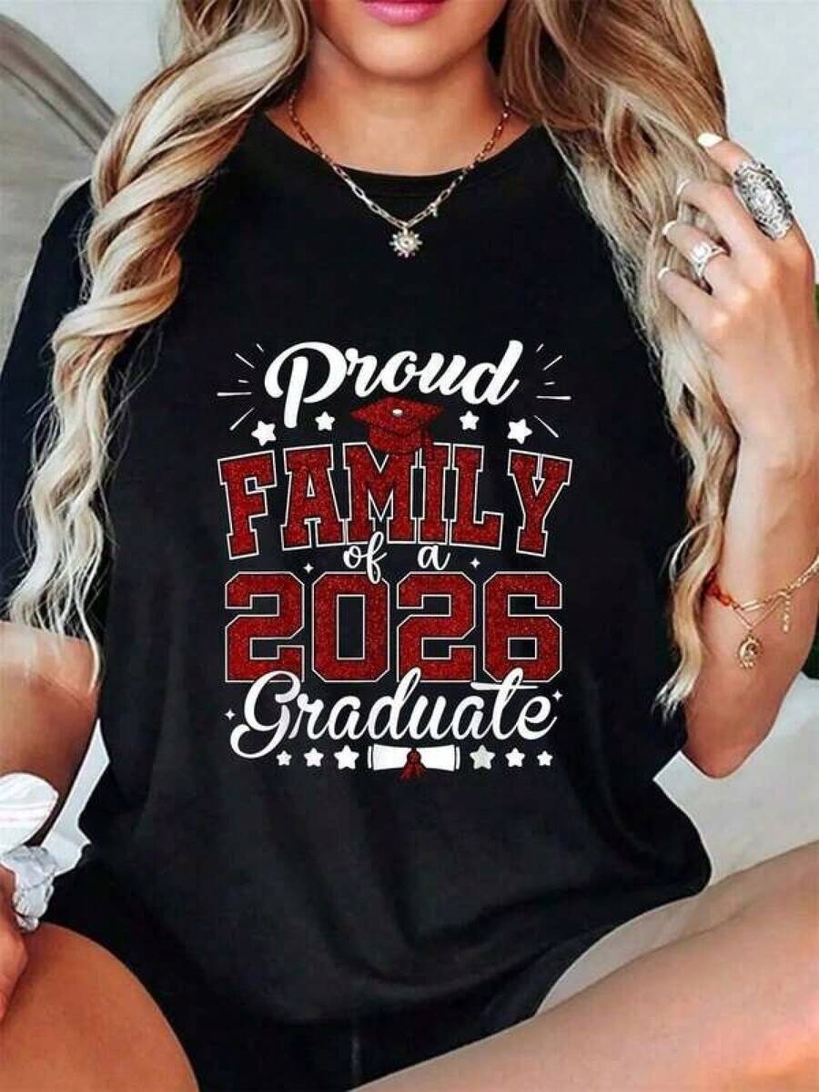 Camiseta unisex de manga corta, GraduaciónTemporadaOrgullosoFamiliaDeA2026GraduadoSenior2026GraduaciónCamisetaVeranoTops,CortoMangaRedondoCuelloInformalSuperiorParaVerano&PrimaveraMujeresPlayeras de ropahombre, , , Dazymujer,romwehombres, bohochic,maestrasregalos,camisetaparaconjuntos de mujercon curvasparamu,y2k, - Negro - Ver 1