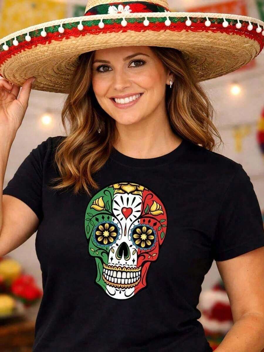 Unisex T-Shirt With A Sugar Skull And Mexican Flag Design, A Great Gift For Men For Cinco De Mayo. Also Suitable For Women's Clothing, Blouses, Tops, And T-Shirts. Lightweight And Breathable Fabric, Cute Style, Perfect For Summer Wear, And Cool, Ideal For School And Everyday Wear. - 黑色 - 查看 1