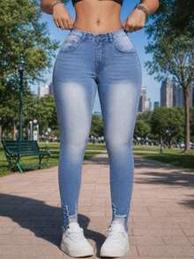 Pantalones Rotos de Mezclilla Tipo Deslavados, Jeans de Mezclilla Azul, Estilo Skinny, Resalta Glúteos, , Versátil, Casual, Corte Slim a la Cintura, Pantalones vaqueros desgastados con roturas, azul claro, para mujer, Pantalón Ajustados con Diseño Deslavado, Look Moderno que Favorece tu Silueta, Estilo Casual En Color Azul, Perfecto para un Look Casual Urbano, Curvy - Azul - Ver 3