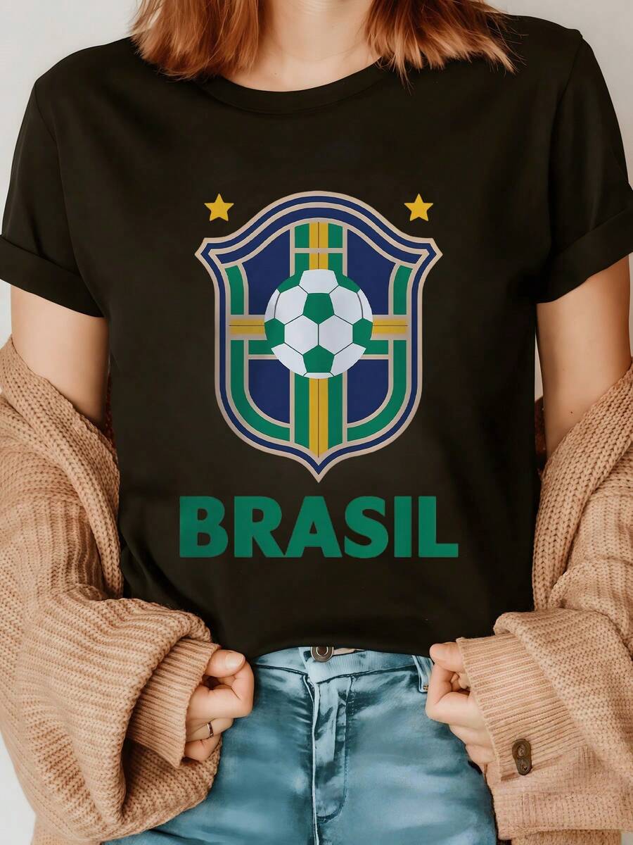 Shield With Soccer Ball And Stars Symbolizing The Passion For The Game And National Pride Of Brazil, Modern Casual Women's T-Shirt For Sports Fans - 黑色 - 查看 1