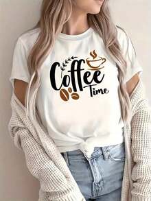 Camiseta de manga corta para mujer con la frase "Coffee Time" y un divertido estampado que muestra tazas de café, granos de café y hojas. Cómoda, suave y transpirable, esta nueva camiseta de verano para mujer es elegante, sencilla y versátil para el uso diario. Adecuado para primavera, verano, otoño e invierno, presenta un estilo deportivo casual con cuello redondo y mangas cortas. Disponible en tallas S-XXL-Unisex, corte holgado, cómoda, camiseta de algodón de estilo vintage urbano. Adecuada para primavera, verano y otoño. - Blanco - Ver 7