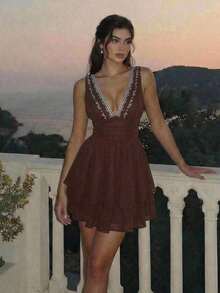 MOD Vestido corto sin mangas con cuello en V profundo, cintura fruncida y bordado floral de patchwork para mujer - Marrón - Ver 4