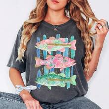 Comfortable Colorful Fishing T-Shirts, Bass Print T-Shirts, Stylish Short-Sleeved Fisherman T-Shirts, Women's Fishing Tops For The Lake Shore, Casual Summer T-Shirts With Fish And Color Themes. - 深灰色 - 查看 1