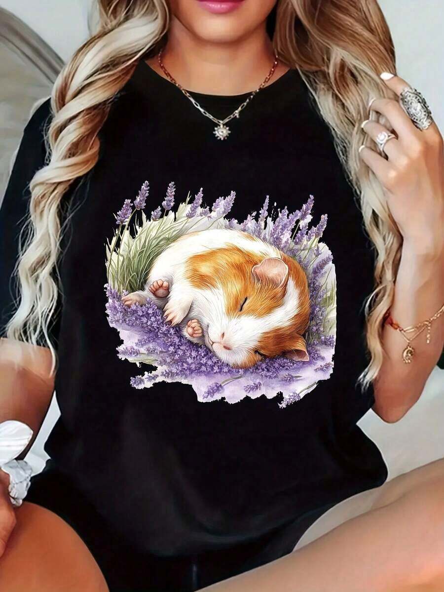 100% cotton Camiseta Casual de Manga Corta para Mujer con Gráfico de Cobaya Durmiendo y Flores de Lavanda - Mezcla de algodón Ligero, Cuello Redondo, Esencial para Primavera/Verano, Tejido Semitransparente, Diseño Juguetón, Textura Suave, Blusa Estampada, Moda Activa - Negro - Ver 1