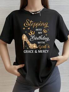Shiny Gold Shoe With Crown And Hearts Symbolizing Feminine Elegance, Faith And Gratitude For Life, Inspiring Confidence And Celebration; Comfortable, Casual, Modern Women's T-Shirt For Birthdays - 黑色 - 查看 1