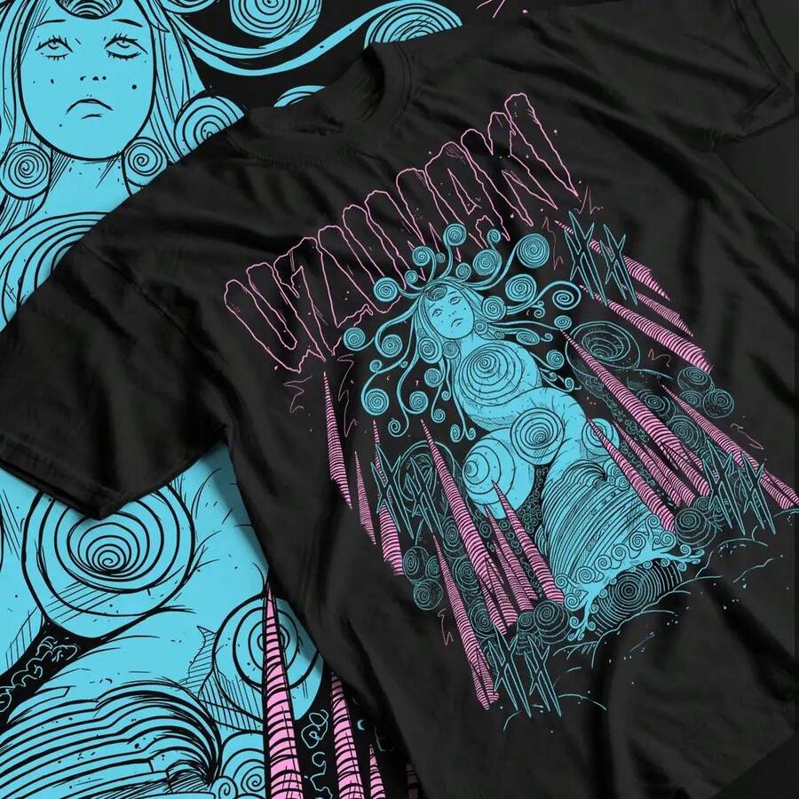 Camiseta de terror estilo cómic, camiseta gótica de anime negra, top corto holgado de algodón de 220 g para hombre y mujer, unisex, de textura suave y tacto agradable, cómodo y respetuoso con la piel. Su estilo clásico y sencillo nunca pasa de moda, ideal para el día a día, actividades deportivas, viajes, vacaciones y cualquier ocasión informal. - Negro - Ver 1