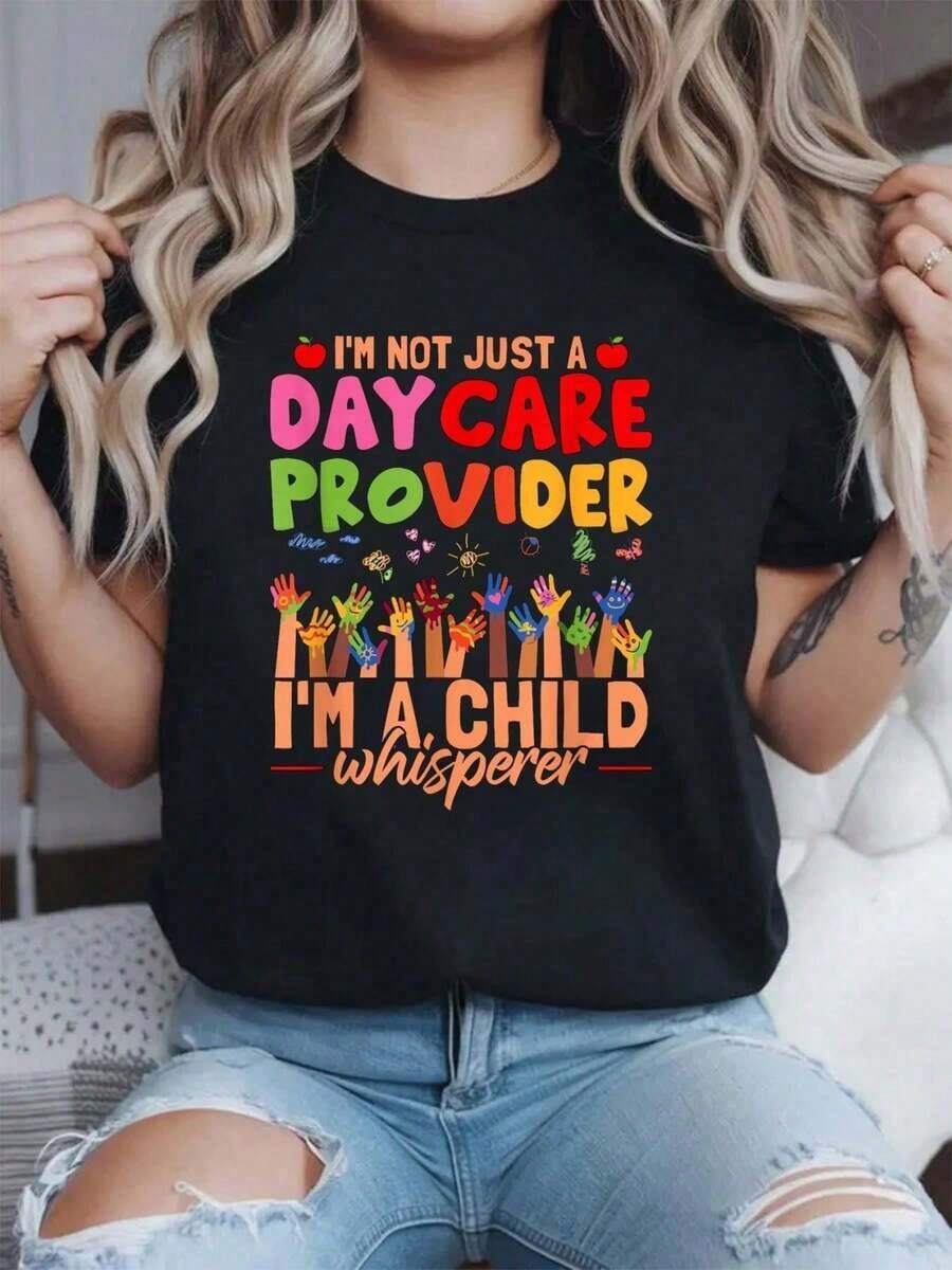Camiseta para Mujeres con Estampado Gráfico No Solo Soy una Cuidadora Infantil, Soy un Susurrador de Niños - Negra, Cuello Redondo Casual, Manga Corta, Tejido Suave, Ajuste Regular, Confort Todo el Año, Lavable en Máquina, Diseño Divertido, Tela Duradera - Negro - Ver 1