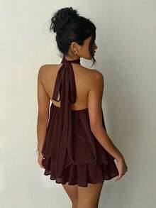 Vestido mini elegante de mujer con cuello halter y lazo en color amarillo claro - Cafetería - Ver 7