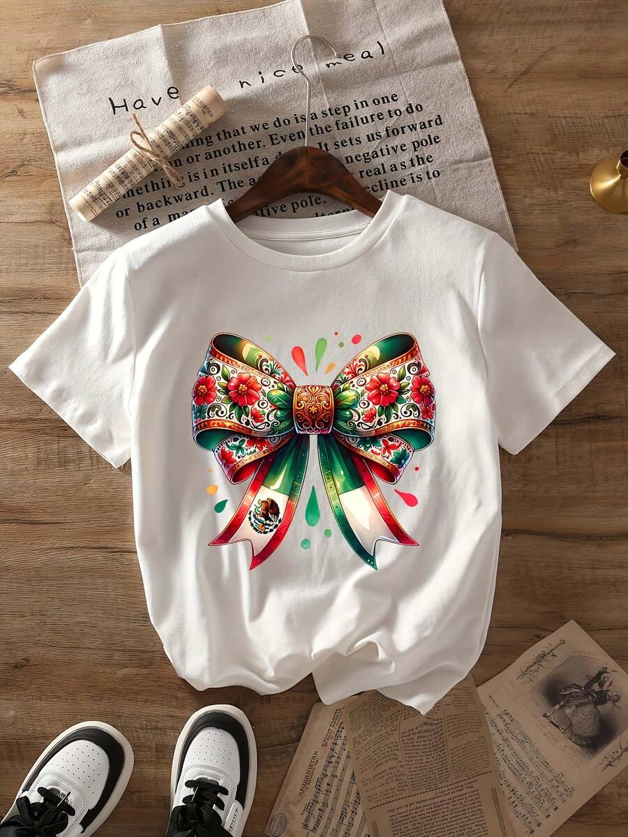 Camiseta de Talla Grande para Mujer con Estampado Floral y Lazo de la Bandera Mexicana - Top Casual de Cuello Redondo y Manga Corta Vibrante, Transpirable para Verano y Primavera, Lavable a Máquina, Camisa Mexicana, Diseño Festivo, Fácil Mantenimiento, Estilo Celebratorio - Blanco - Ver 1