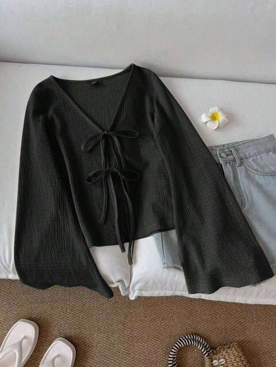 Blusa casual de mujer de manga acampanada con lazo, unicolor, top color burdeos, top rojo vino, top rojo oscuro, ropa estilo cottagecore, blusas rojas para mujer, casual - Negro - Ver 1