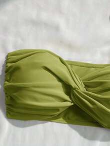 Top de bikini bandeau de un solo color con efecto retorcido - Verde Oliva - Ver 4