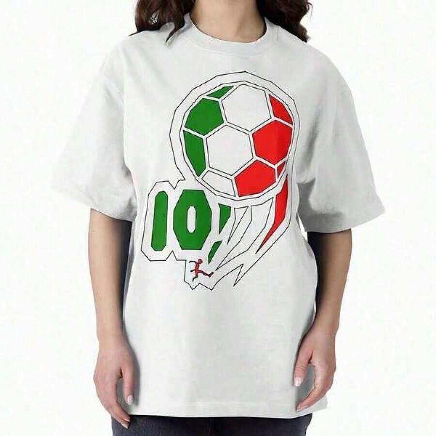 Camiseta extragrande con el número 10 de la selección mexicana de fútbolEsta camiseta de algodón puro de 220 gramos combina perfectamente suavidad, durabilidad y estilo deportivo, siendo la opción ideal para los aficionados al fútbol.Con un diseño cómodo y versátil para ambos géneros, se adapta fácilmente a diferentes tallas.Fabricada con algodón de alta calidad, ofrece una sensación suave y cómoda al tacto, además de una excepcional durabilidad.Su excelente transpirabilidad la hace apta para usar en todas las estaciones.Ya sea para ver partidos, practicar deportes o usar en el día a día, esta camiseta versátil se convertirá en un artículo indispensable en tu armario. - Negro - Ver 1