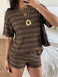 Conjunto de camiseta de manga corta y pantalones cortos de punto a rayas para mujer de estilo casual - Marrón Chocolate - Ver 1