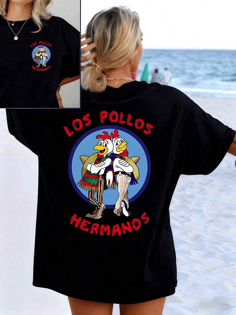 Two Smiling Chickens In Colorful Outfits Conveying Friendship, Fun, And Latin Spirit Within A Blue Circle With Bold Red Lettering. Women's Double-Sided Printed T-Shirt, Casual, Modern Style. - 黑色 - 查看 1