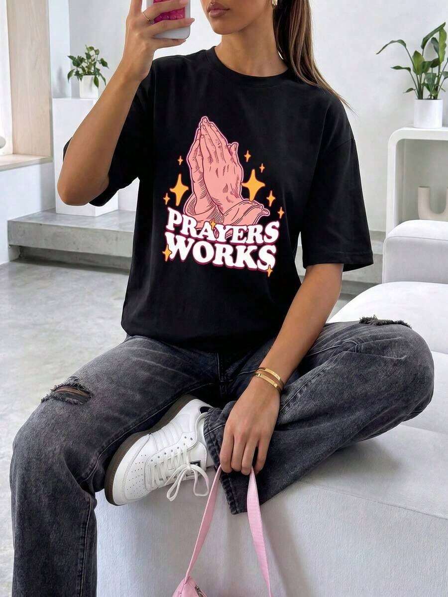 Women's Black Short Sleeve T-Shirt 2026 - Christian Praying Hands Print And "Prayer Works" - Vintage Faith Streetwear Style - Casual Summer T-Shirt - 黑色 - 查看 1