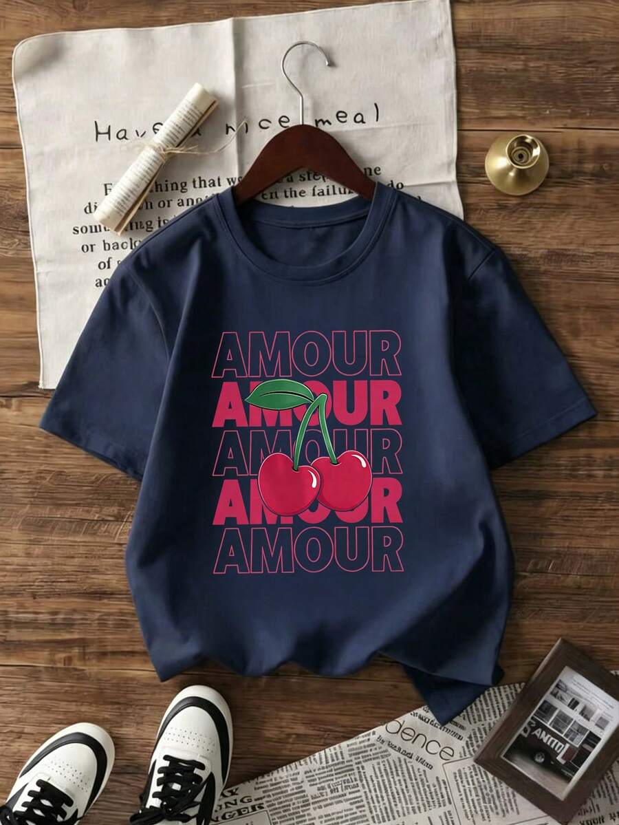 Playera Mujer "Amour Cerezas" - Diseño Chic con Letras y Frutas en Azul Marino - Azul Marino - Ver 1