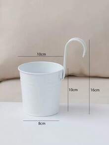 Những chậu trồng cây bằng sắt rèn đen trắng này là loại chậu treo, thích hợp để trồng các loại cây nhỏ, các loại hoa theo mùa và cây mọng nước. Chúng có thể được treo trên lan can, ban công, hàng rào và những nơi tương tự khác. - Nhiều màu - Xem 19