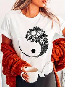 Camiseta de Moda con Estampado de Letras y Árbol Bonsái Yin Yang, Manga Corta y Cuello Redondo, Top Casual para Verano y Primavera, Ropa de Mujer - [Blanco] - Ver 6