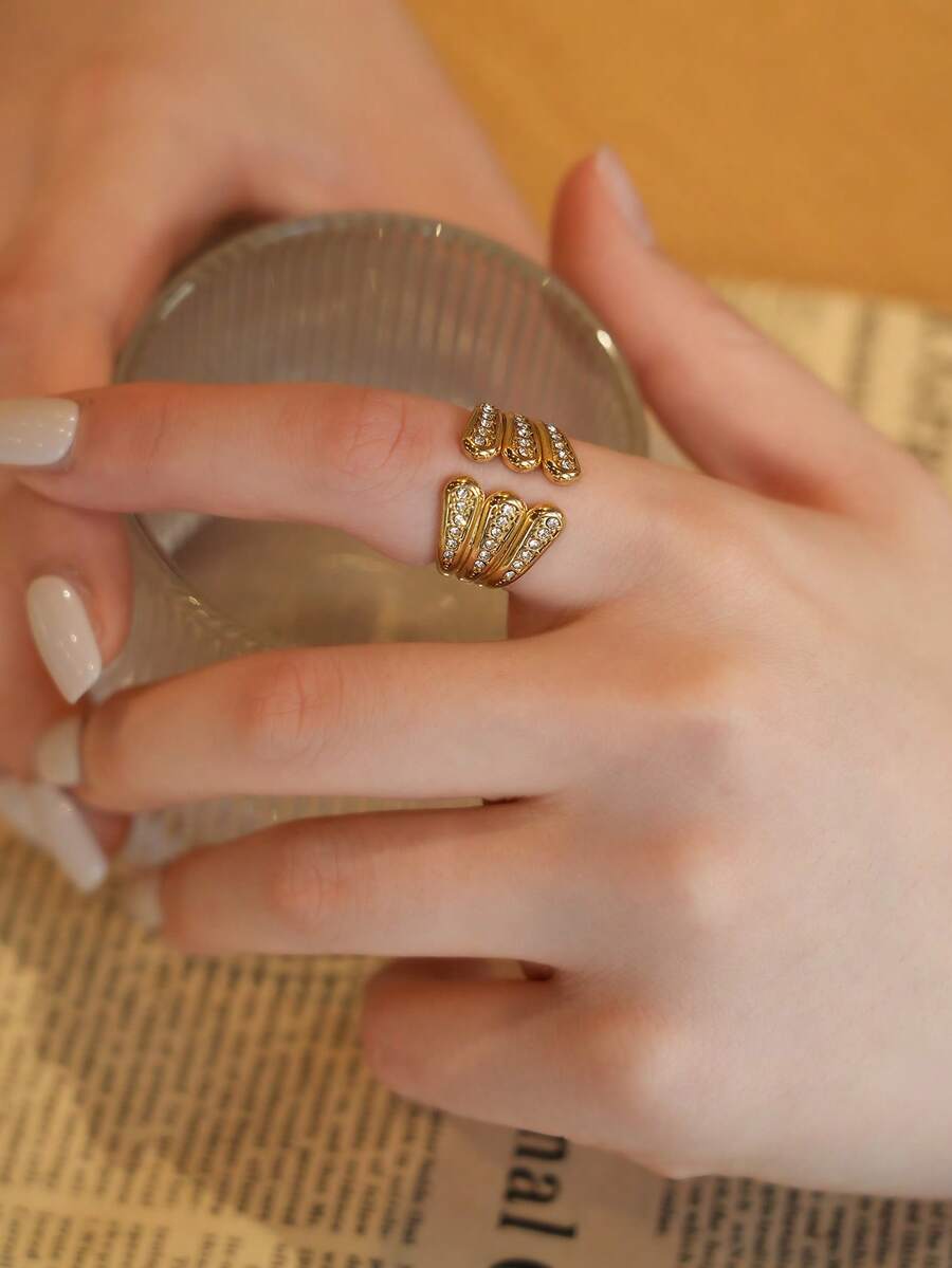 Stainless Steel Zirconia Inlaid Ring, Luxury Design Jewelry, Fashionable High-End Finger Ring - Golden 7 - View 1