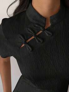 Blusa de cuello Mao de manga corta con cintura ceñida, estilo chino nuevo en color albaricoque, nuevo diseño de primavera/verano para mujer - Negro - Ver 3