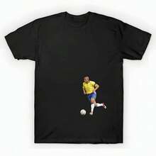 Roberto Carlos Brazil Football Watercolor Portrait T-Shirt unisex de la de algodón puro de alta densidad de 220 g. C-AmiS-eta uniS-ex 100 % aL-Godón de - Tejido de alta densidad. Apta para todo tipo de perS-onas, ya sean mujeres o hombres. Tejido duradero de alta C-Alidad apto para todas las estaciones, suave al tacto pero duradero. Tops transpirables. Conjuntos de otoño para mujer. Conjuntos de vaC-Aciones para mujer. Disfraz de Halloween para mujer. - Negro - Ver 6