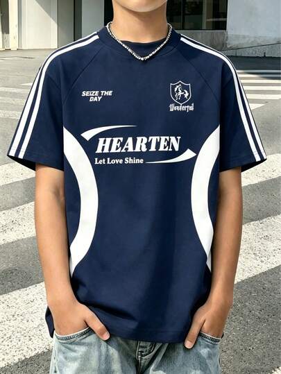1件男童休闲户外运动复古学院风撞色字母印花插肩袖圆领短袖T恤，春夏款
