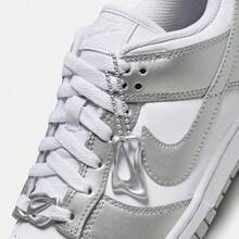 女子WMNS NIKE DUNK LOW運動休閒鞋低幫FV1311-100 - 銀色 - 查看 9
